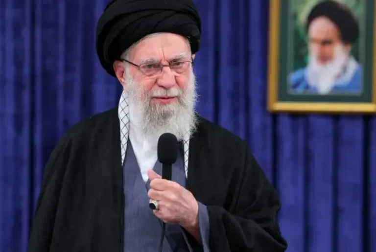 খামেনির মৃত্যুর ‘গুজব’ ছড়ানো হচ্ছে কেন?